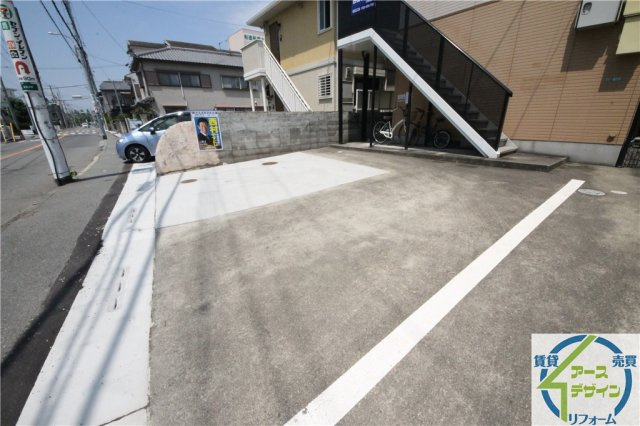 ウエストパークハイツの駐車場