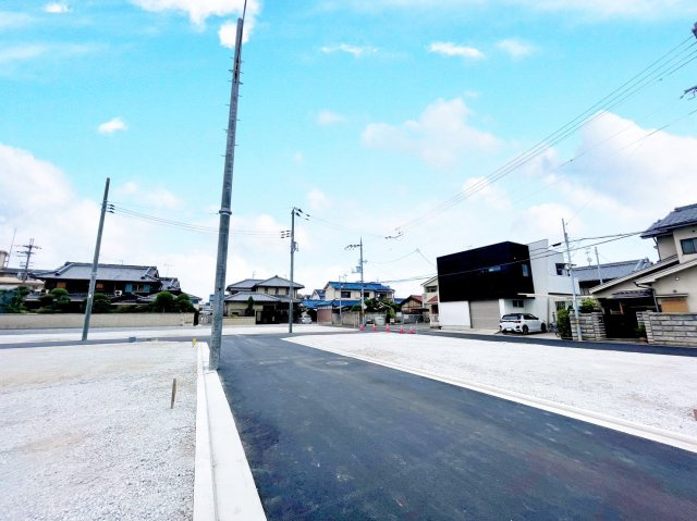 ルミエールタウン天美パート1の前面道路含む現地写真|近鉄南大阪線「河内天美駅」徒歩16分。
自転車利用であびこ駅10分、北花田駅も12分で行けます！
高速道路の「常盤」「三宅」ICにも程近く、ご家族の遠出にも最適です♪