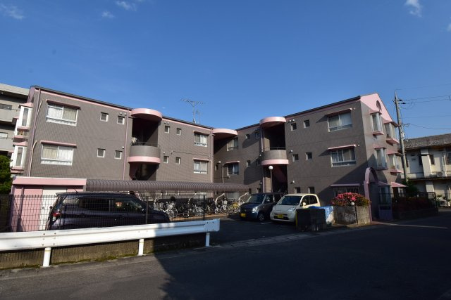 アルカサール幸の外観|落ち着いた雰囲気の外観です