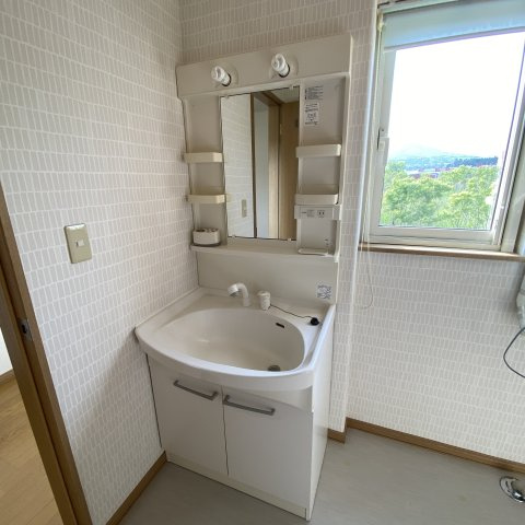 ホワイトステージの洗面所|忙しい朝には欠かせない洗面所です