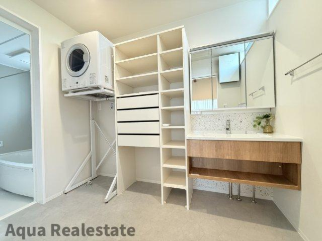 丸亀市土器町西７丁目の中古一戸建の独立洗面台|独立洗面台です