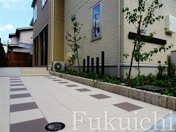 アリドゥリア都立大学のエントランス