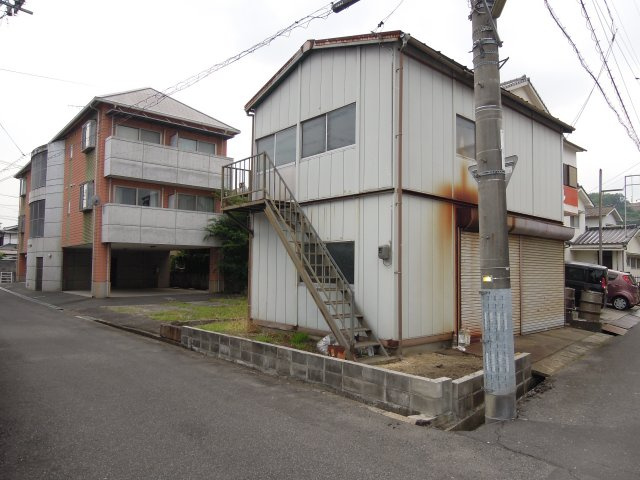 西ノ浜売地の前面道路含む現地写真