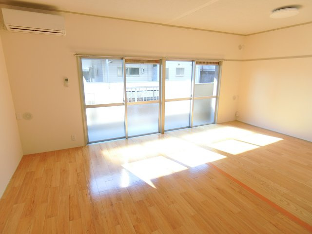 ルグラン嶋津の居間・リビング