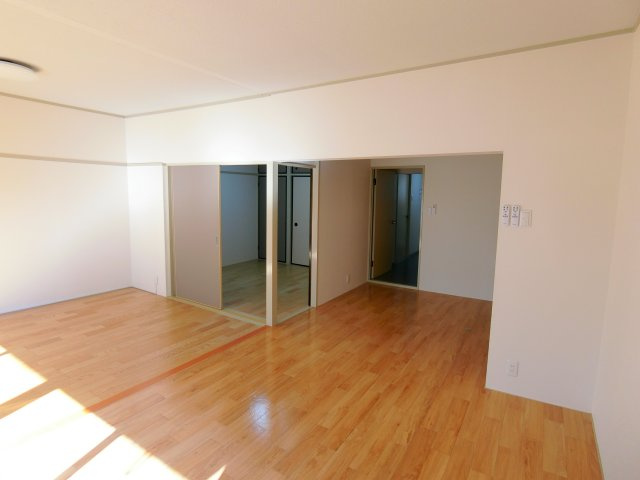 ルグラン嶋津の居間・リビング