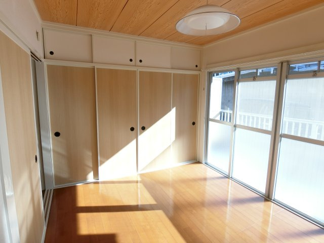 セブンヒルズの洋室