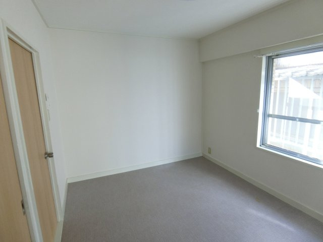 セブンヒルズの洋室