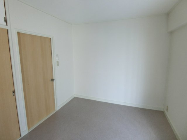 セブンヒルズの洋室