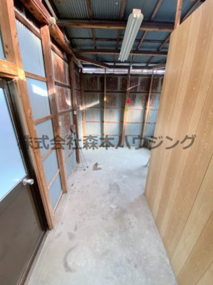 【バルコニー】 | 　北岸和田貸家 | 屋内土間スペースです