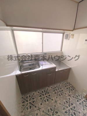 【キッチン】 | 　北岸和田貸家 | コンパクトなキッチンで掃除もラクラク