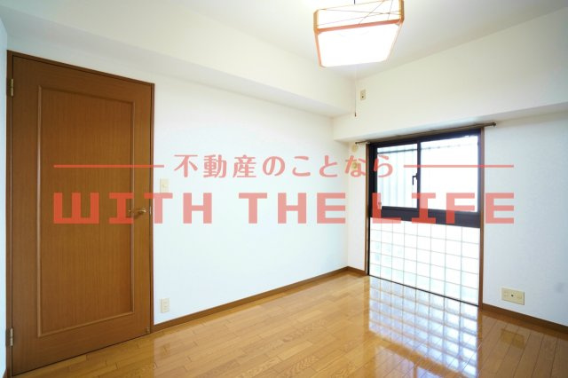 ダイアパレス六ツ門【10,000円キャッシュバック対象物件】の洋室|落ち着いた色調の洋室です