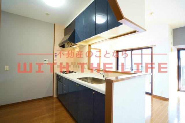 ダイアパレス六ツ門【10,000円キャッシュバック対象物件】のキッチン|コンパクトなキッチンで掃除もラクラク