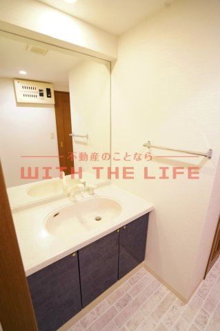 ダイアパレス六ツ門【10,000円キャッシュバック対象物件】の独立洗面台|独立洗面台、朝の身支度には欠かせません