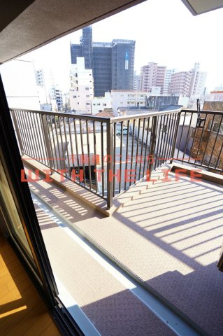 ダイアパレス六ツ門【10,000円キャッシュバック対象物件】のバルコニー|広々としたバルコニーです