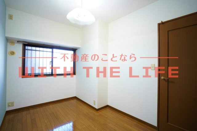 ダイアパレス六ツ門【10,000円キャッシュバック対象物件】の寝室|ゆとりの広さです