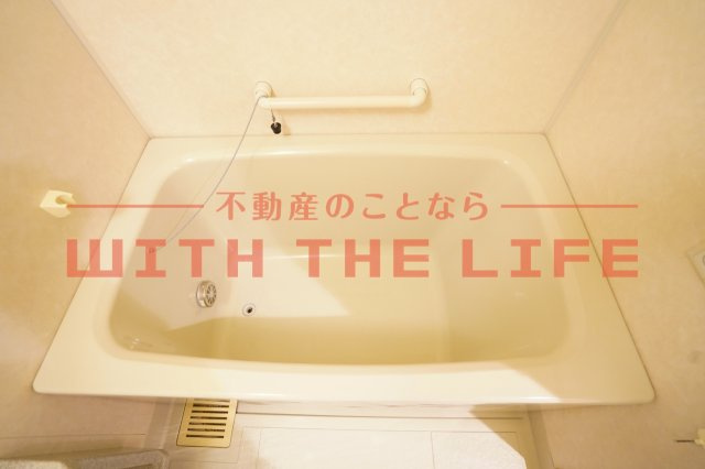 ダイアパレス六ツ門【10,000円キャッシュバック対象物件】の浴室|コンパクトで使いやすいお風呂です