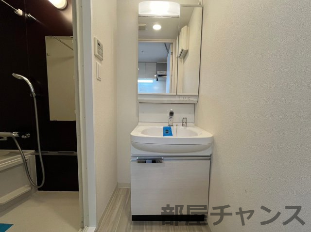 メイクスデザイン鶴舞の独立洗面台