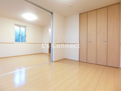 【その他】 | パセオプラシード成田Ｄ | ６帖の洋室は寝室として使えます。