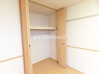 【収納】 | パセオプラシード成田Ｄ | クローゼットでお荷物もすっきり収納。