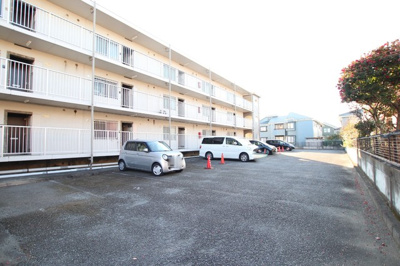 ★敷地内駐車場★（空き状況・使用料等詳細はご確認下さい）