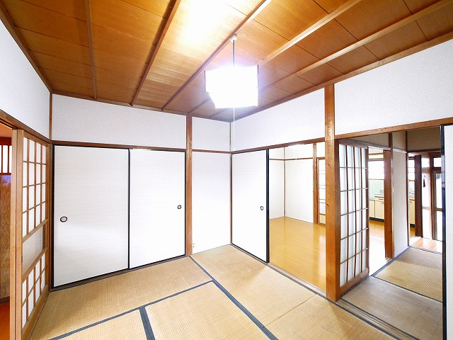 森中貸家の寝室|ゆとりの広さです