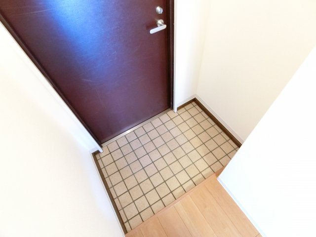 リバーサイドマンションの玄関|同物件別部屋写真