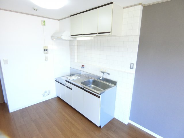 リバーサイドマンションのキッチン|同物件別部屋写真