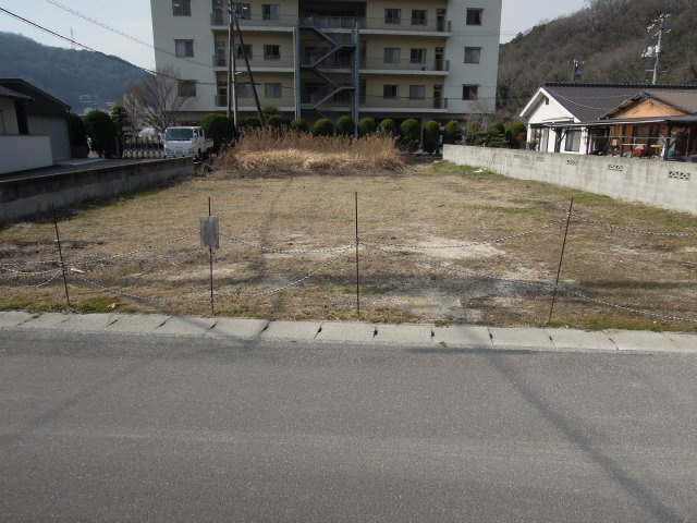 神島3620売地の前面道路含む現地写真