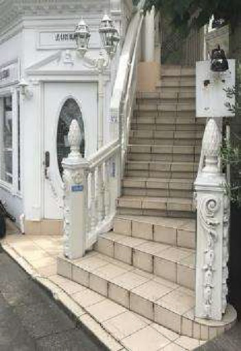 神宮前KHPスタジオのエントランス