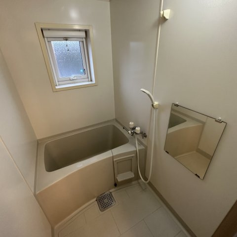 ルーネスハウスの浴室|日々の疲れを癒すお風呂付です