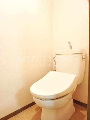 【トイレ】 | ＨＫガーデンＡ棟 | 同型タイプゆったりとした空間のトイレです