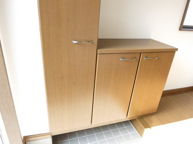 コーポNATSUの玄関