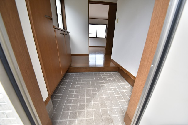 コーポNATSUの玄関