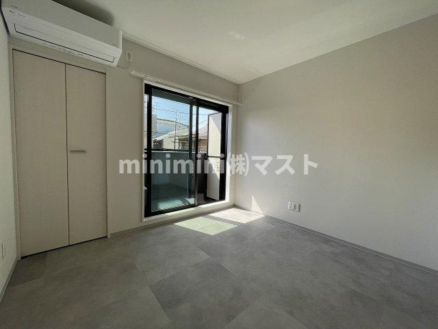 アンビシオン天下茶屋の洋室