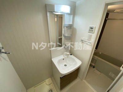 【独立洗面台】 | S-RESIDENCE名駅North | 独立洗面台あり、毎朝おしゃれに忙しい女性の方におすすめです
