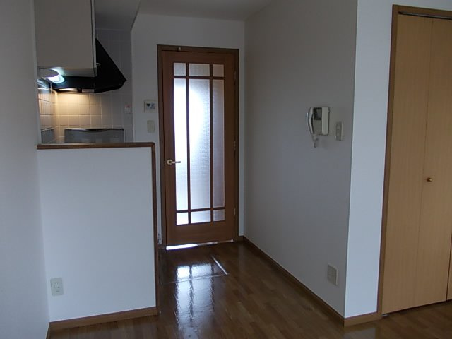 ヴィレッジ　トミタ　Ｄの居間・リビング