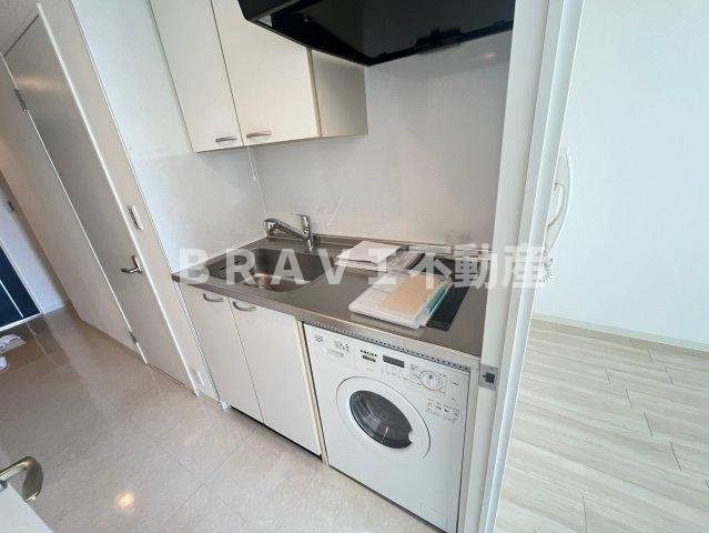 メゾン・ド・ヴィレ大阪城公園前　BRAVI不動産のキッチン|コンパクトなキッチンで掃除もラクラク