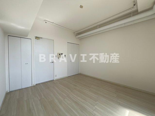 メゾン・ド・ヴィレ大阪城公園前　BRAVI不動産の居間・リビング|ゆったり過ごせるリビングです