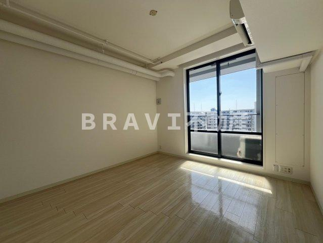 メゾン・ド・ヴィレ大阪城公園前　BRAVI不動産の居間・リビング|ゆったり過ごせるリビングです