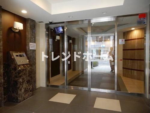 エスリード靭公園のエントランス|選べる家電プランあり！！