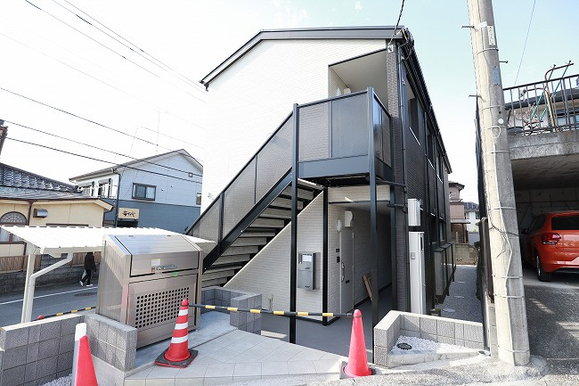 Carino7のエントランス