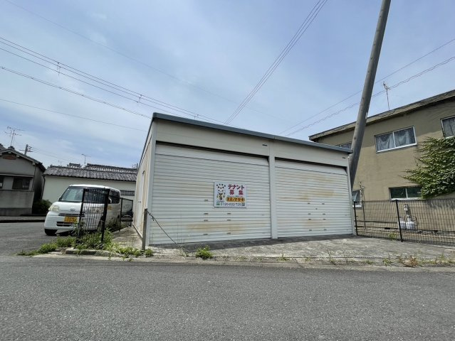 古市町倉庫の外観