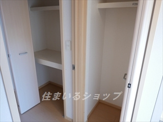 安芸高田市吉田町吉田のアパートの収納