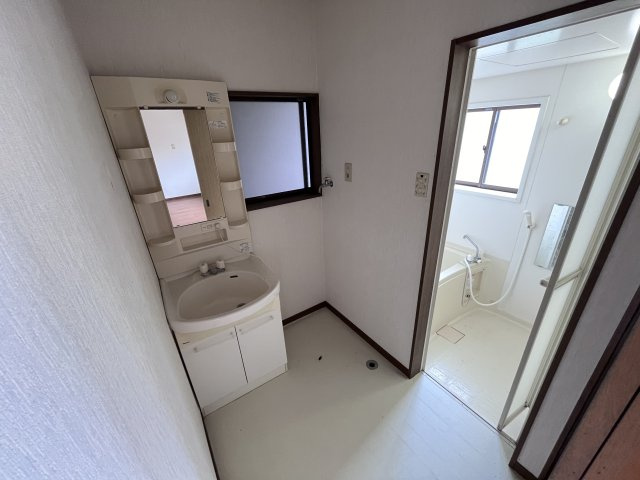 玉名郡長洲町大字高浜の一戸建ての洗面所