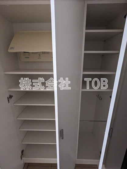 【設備】 | レジディア調布 | シューズボックス※クリーニング中の撮影※