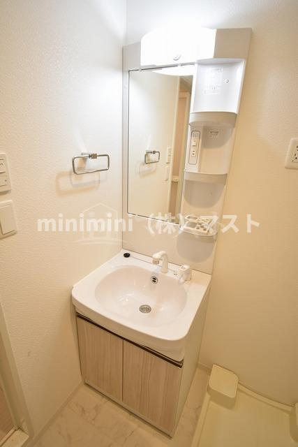 ヴィラ・セレーノ玉造本町の洗面所|別部屋参考写真