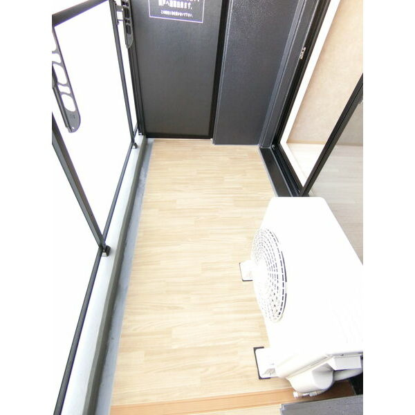 ディアレイシャス矢場町のバルコニー