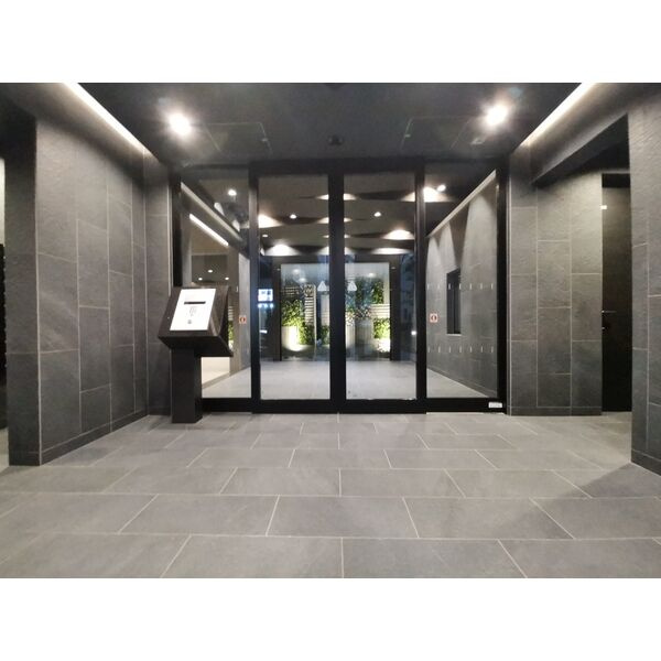 ディアレイシャス矢場町のエントランス