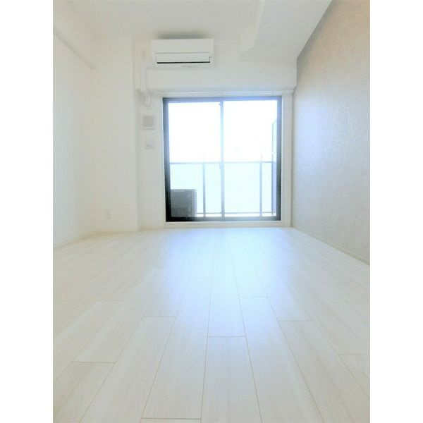 ディアレイシャス矢場町の居間・リビング