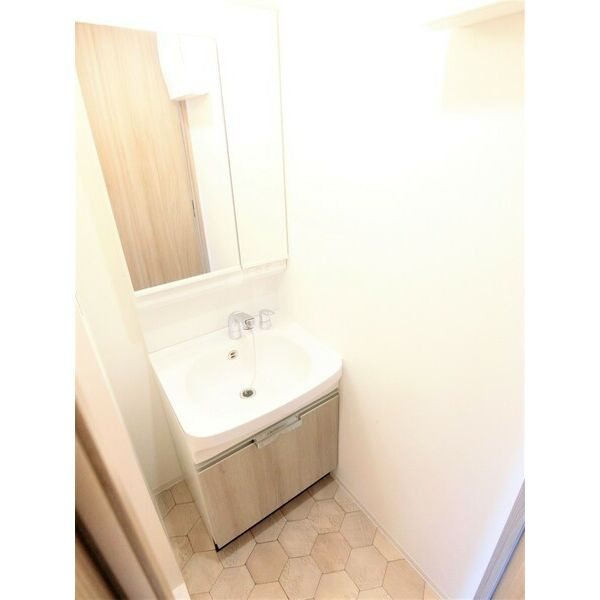 ディアレイシャス矢場町の独立洗面台